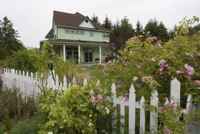 Nostalgic Victorian Home in Lavender Farm - Image 3
