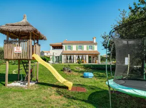 Villa in Srebrnići with Pool near Marea Beach - Image 2