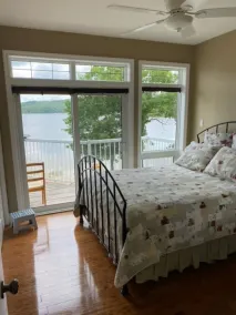 Water and Beach Front Property 4 season on Ottawa River with Private Boat Launch - Image 3