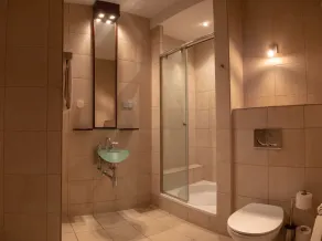 Furnished 1-room apartment with cleaning service - Image 2