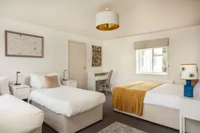 Stone cottage in central Salcombe sleeps 8 - Image 5