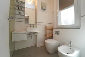 Luxury apartment 20 m from the sea, balcony, sea view, 5Terre access - Image 4