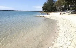 SORRY NO LONGER OFFERING ACCOM TO GUESTS - Image 4