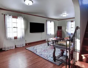 The Arch House - Image 2