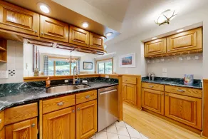 3-story secluded home with private sauna, hot tub, pond on-site - Image 3