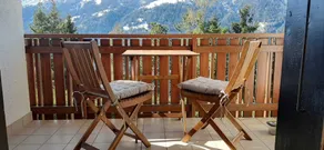 Outside: 2-room flat with south-facing balcony with view of the Matterhorn. Foldable terrace furnitu - Image 4