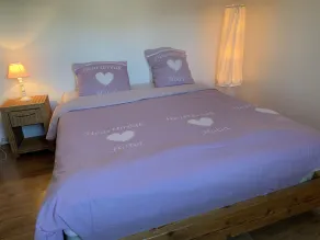 Ljus 2,5 rumslägenhet med terrass och trädgård - Image 2
