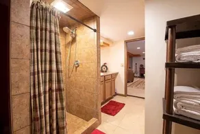 200' of private waterfront, hot tub & kayaks - Image 2