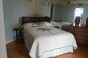 1 Bed, 1 Bath Direct Oceanfront Condo on the 3rd Floor Hawaiian Princess - 305 - Image 5