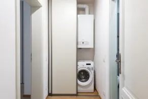 Spacious 3BR Apartment I Metro I near Karlin Square - Image 2