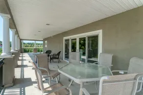 Private Waterfront Retreat - Image 5