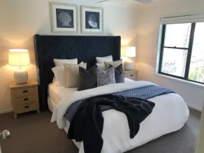 Well appointed luxury 3 bedroom townhouse. 50m to golf course, 450m to the beach - Image 3
