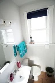 Chic, Cozy home, by Blue Line Train Stop + Free parking - Image 5