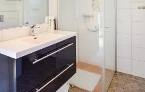 Stunning Home In Kana With Kitchen - Image 4