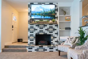 💥Spring Special💥Hot Tub ~2200 sq ft on 2 acres ~ 🃏Game Room ~ Close to Lake📍 - Image 2