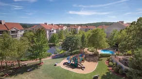 Entspannende 1-Zimmer-King-Suite im Wyndham Branson Meadows - Image 3