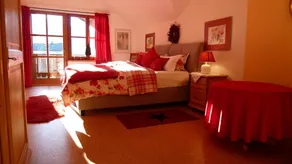 large non-smoking apartment for 2-4 people, unobstructed mountain views - Image 5