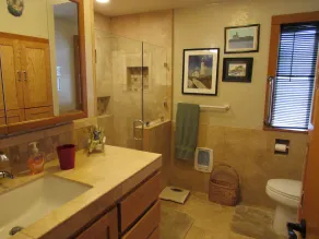 Whale Watch Cottage 1 block from beach - Image 5