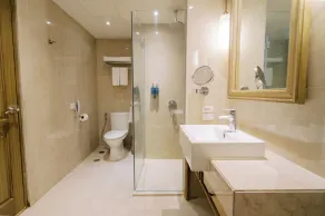 MCollection - Scenic Tagaytay Getaway with Taal Views - Image 4