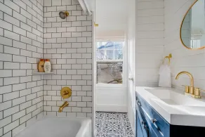 Beautiful 2 Bedroom Boho Retreat in Downtown Mystic - Image 3