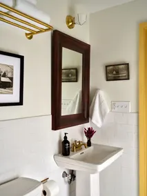The Ell, a Historic, Luxurious 2 bed, 2 bath Private Suite in Lovell - Image 3
