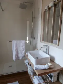 FULLY RENOVATED COUNTRY HOUSE TWO KILOMETERS FROM THE SEA - Image 3