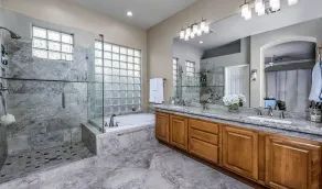 Beautiful Home in Convenient Location with Private Pool! - Image 4
