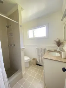 5BR, Luxury Home, Pool, Large Yard , Close to Beach & Town - Image 4