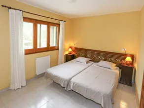 Tower House (2 Bedroom, 1.5 bathroom, Sleeps 6) - Image 3