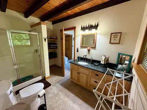 Schoodic Lake Lakefront Spectacular Views of Mount Katahdin Newer Home w / - Image 3