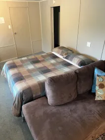 Quiet and comfy, private and peaceful - Image 4