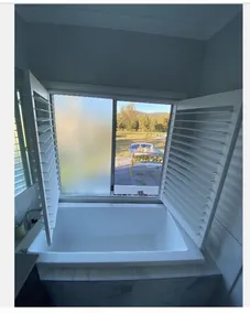 5 bedroom  house with access to a river lots of space  - Image 4
