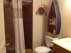 Beautiful 5 bedroom 4 bath cabin within10  mins of all attractions - Image 4