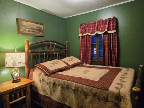 Year Round 1 Bedroom cabin at Moreno's Adirondack Celebrating 100+ years! - Image 5
