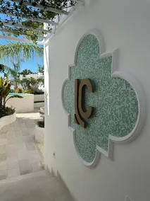 Lussi Capri - Image 2