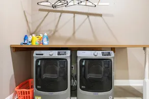 Spacious-Gourmet Kitchen-Luxe King Bed-Ping Pong-Arcade - Image 2