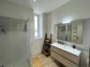 Charming Independent Cottage in Historic School with All-Inclusive Amenities - Image 3