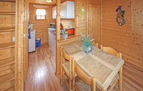 Schmuckes Holzhaus im Grünen - Image 5