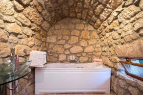 Holiday home with pool and barbecue in a quiet location - Image 2