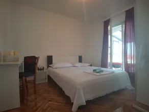2-Zimmer-Ferienwohnung mit Terrasse und Meerblick Marina, Trogir (A-14191-a) - Image 3