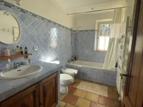 Magnificent property, big swimming pool, private tennis, large enclosed grounds - Image 5