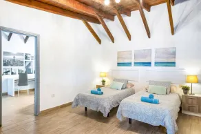 Villa Colmena by Villa Plus - Image 2