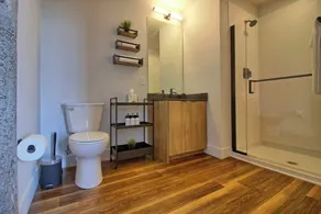 Gorgeous Ultramodern 2BR Corner Loft + Workspace - Image 2