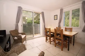 Bel appartement à Maubec avec piscine privée chauffée, WiFi et télévision britannique - Image 5