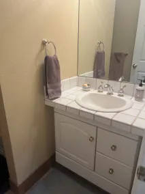 Beautiful Hilltop Home! Conveniently located near Cherry Creek. Family Friendly! - Image 3