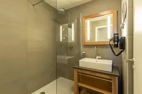 Ski-in/ski-out & foot of the slopes, 7th floor, view mountain, fitness, swimming pool, sauna, hammam - Image 2