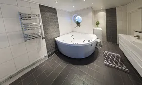Villa with pool near Stockholm city - Image 5