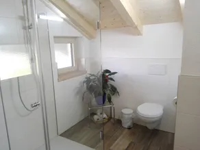 New, stylish top floor apartement, free Wifi, bus stop directly at the house - Image 3