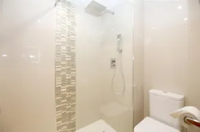 Appartement spacieux avec vue sur la mer et clima, Près du Port d'Estepona avec accès à la plage - Image 3