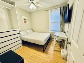 Bright, Stylish & Cozy 2Bed Unit w/Fireplace, Backyard, & Grill - Image 3